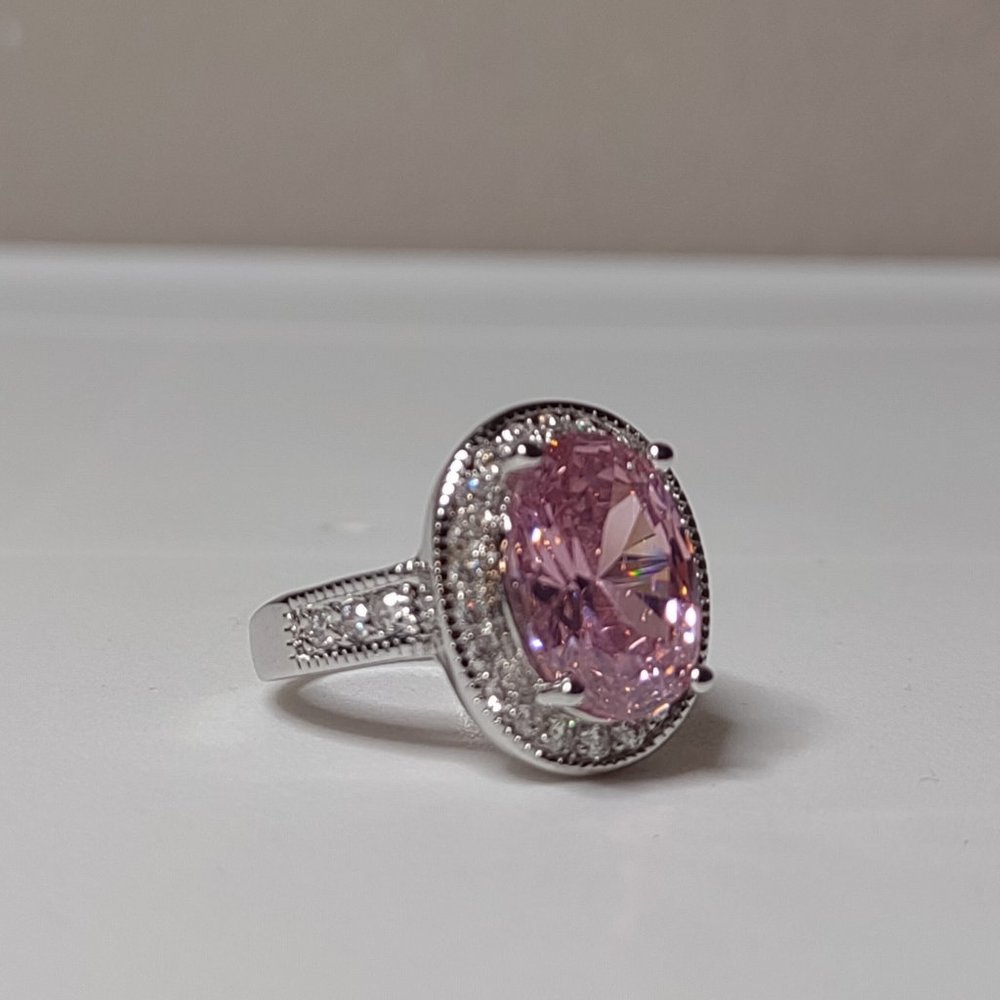 Size 7.75 Ring With Large Pink Stone